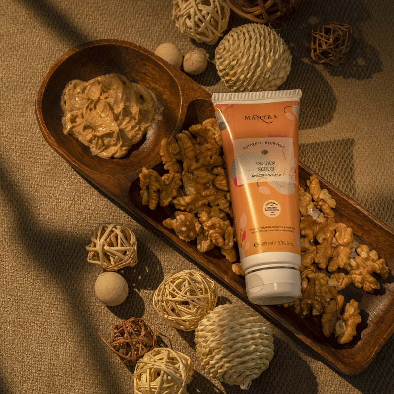 De-Tan Scrub Apricot & Walnut