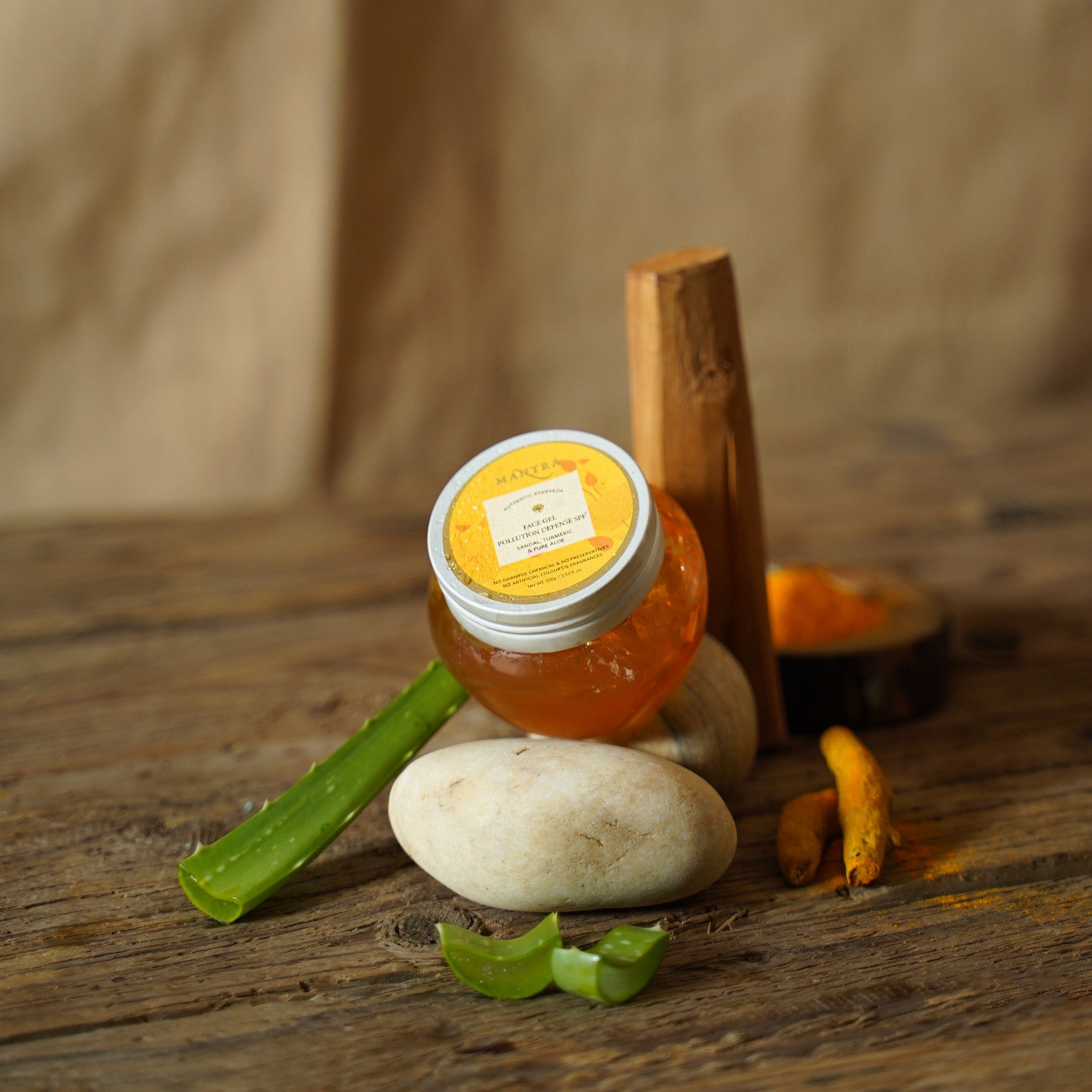 Face Gel Pollution Defense SPF 50 + Sandal, Turmeric & Pure Aloe