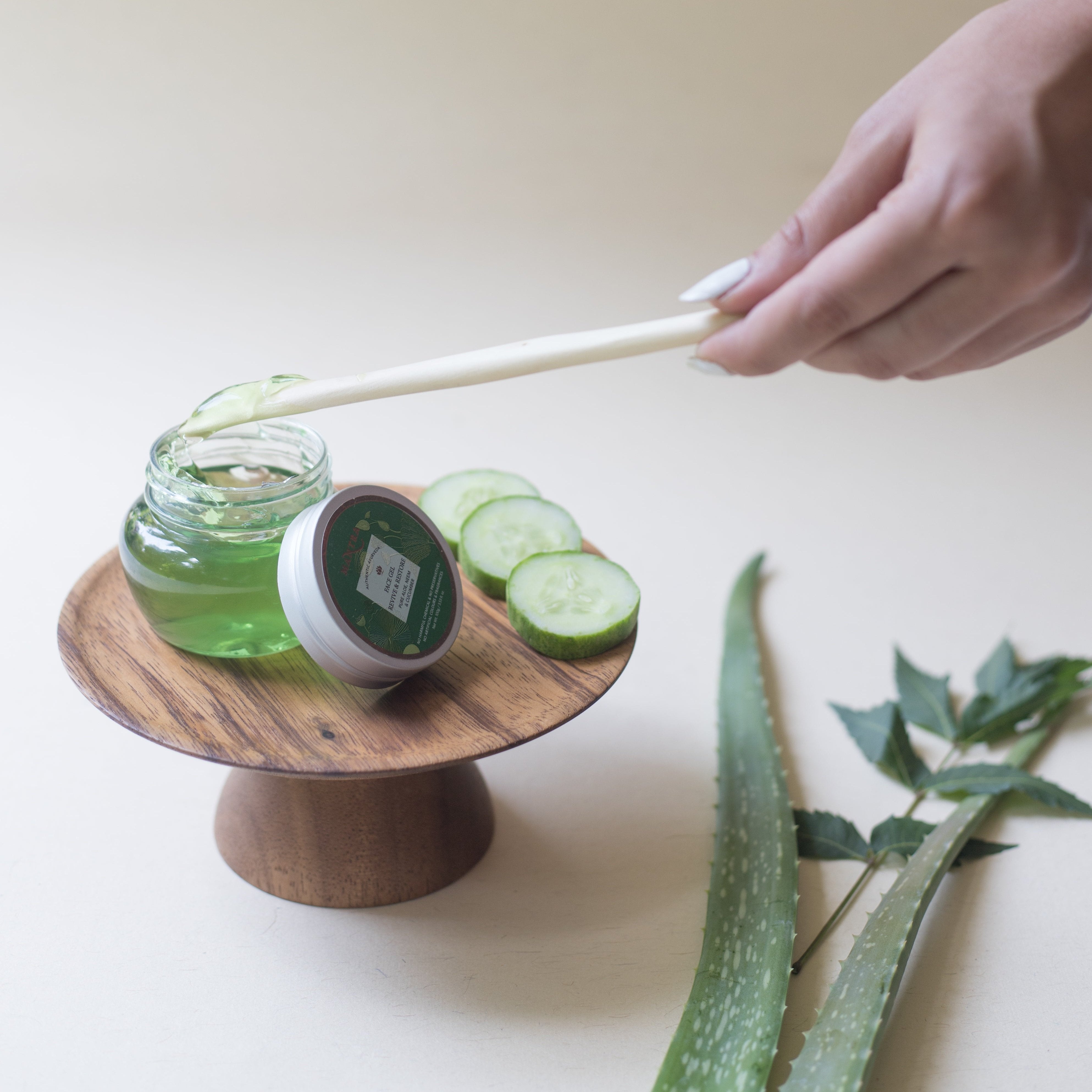 Face Gel Revive & Restore Pure Aloe, Neem & Cucumber