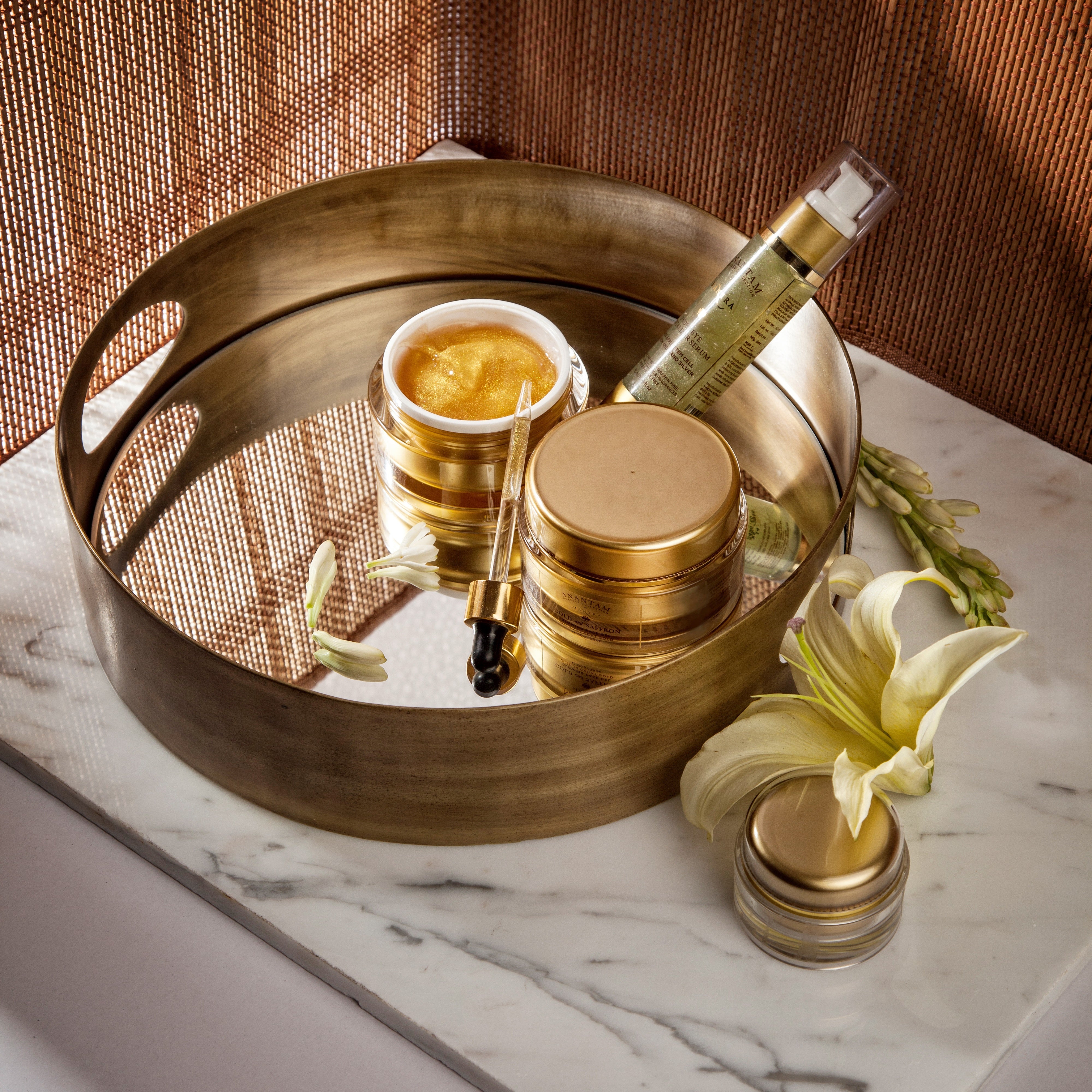 Gold and Saffron Glowing Face Gel with 24 Carat Gold